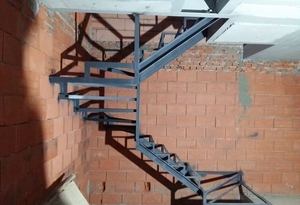 Изготовление металлических лестниц, цена Новосибирск - Изображение #1, Объявление #1694023